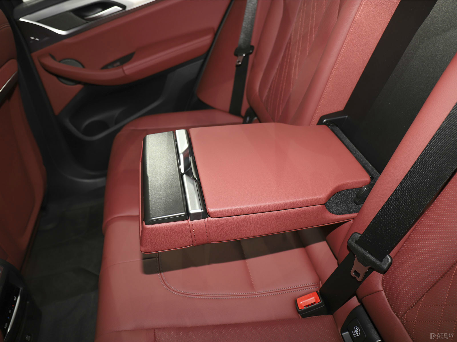 融合豪華與科技 寶馬iX3 2021款改款創(chuàng)領(lǐng)型內(nèi)飾解析